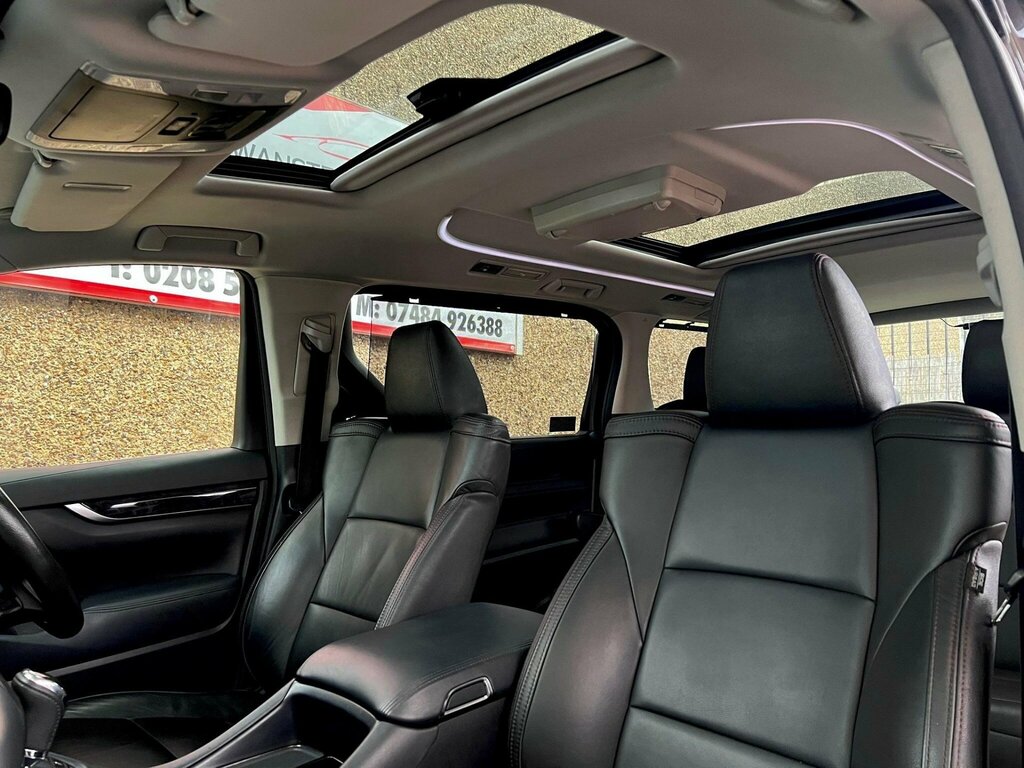 Toyota Vellfire Mpv 3.5 Executive Lounge 7 Seats Euro 5 2015 White #16
