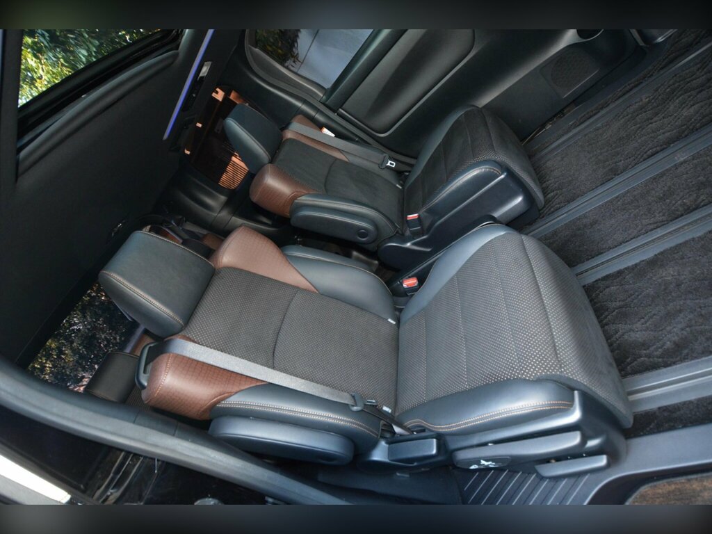 Toyota Alphard 2.5 S A Package Black Edition-modellista White #34