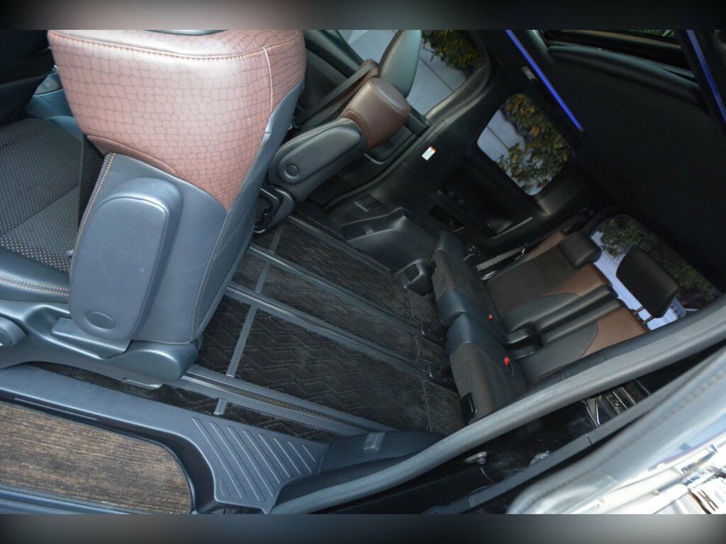 Toyota Alphard 2.5 S A Package Black Edition-modellista White #47