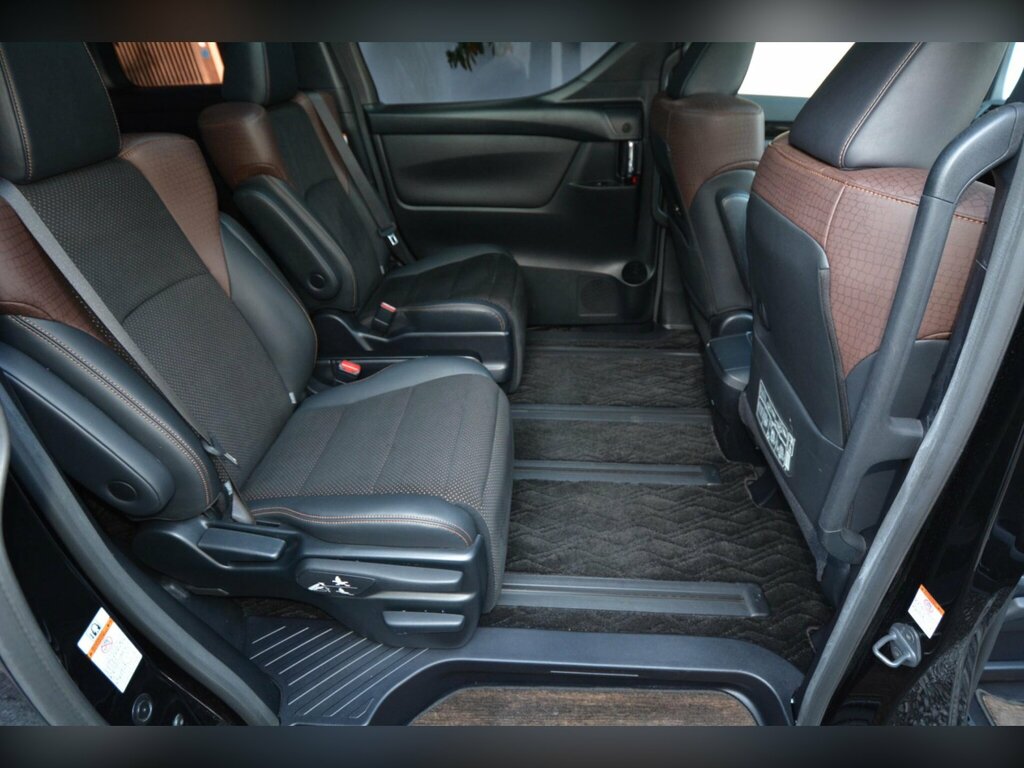 Toyota Alphard 2.5 S A Package Black Edition-modellista White #33
