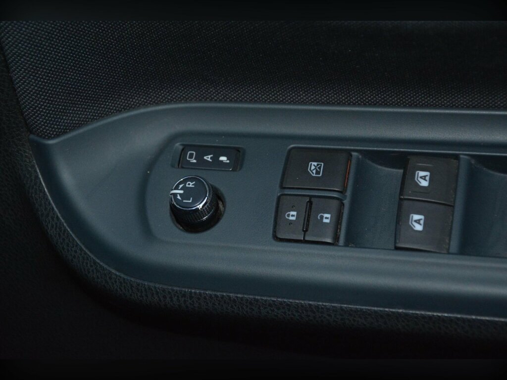 Toyota Voxy Eletricdoor7seathybridgreatcar Black #35