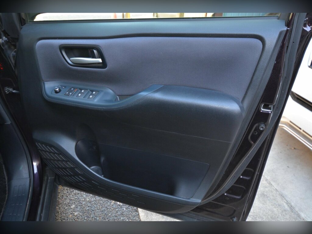 Toyota Voxy Eletricdoor7seathybridgreatcar Black #21
