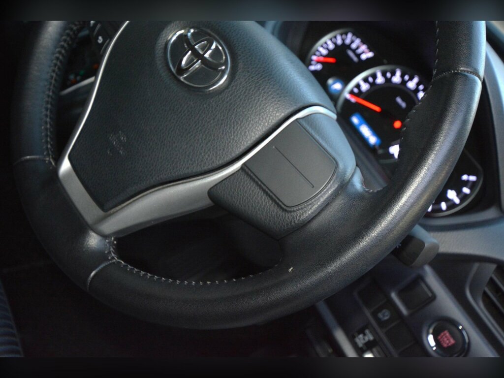 Toyota Voxy Eletricdoor7seathybridgreatcar Black #37