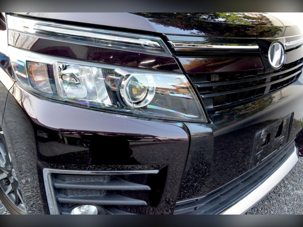 Toyota Voxy Eletricdoor7seathybridgreatcar Black #15
