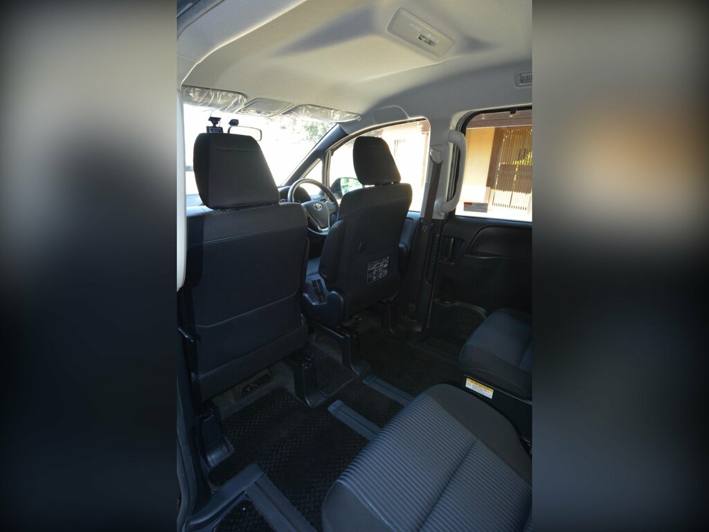 Toyota Voxy Eletricdoor7seathybridgreatcar Black #28