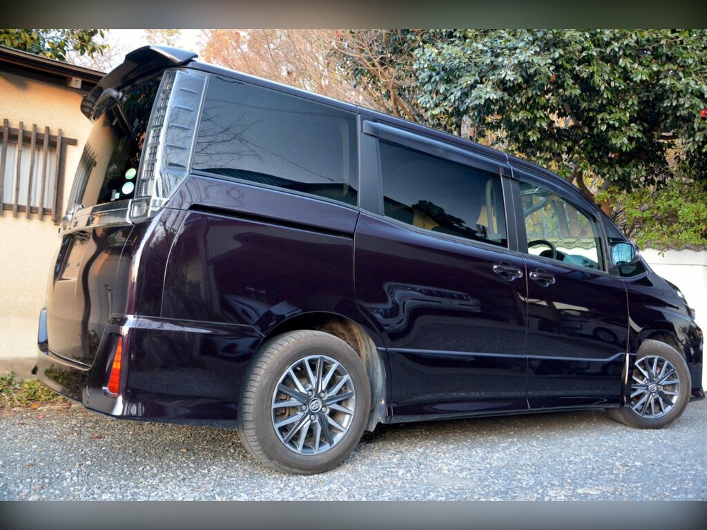 Toyota Voxy Eletricdoor7seathybridgreatcar Black #8