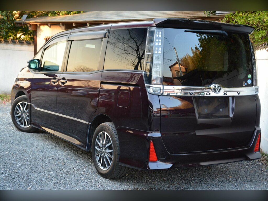 Toyota Voxy Eletricdoor7seathybridgreatcar Black #10