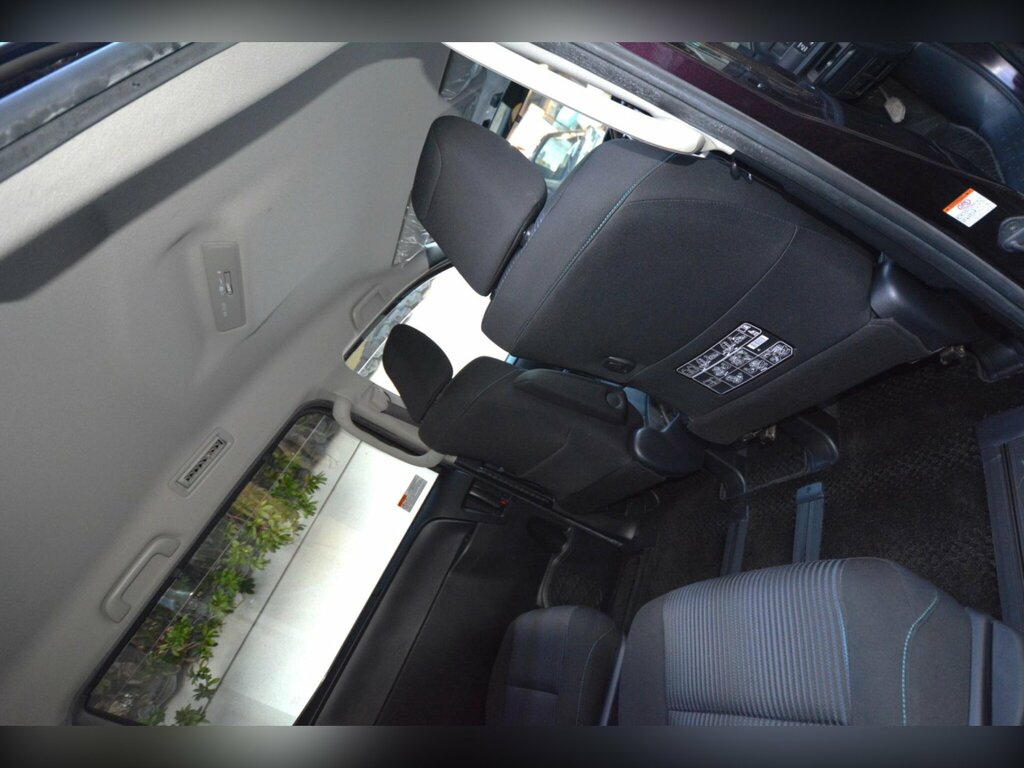 Toyota Voxy Eletricdoor7seathybridgreatcar Black #22