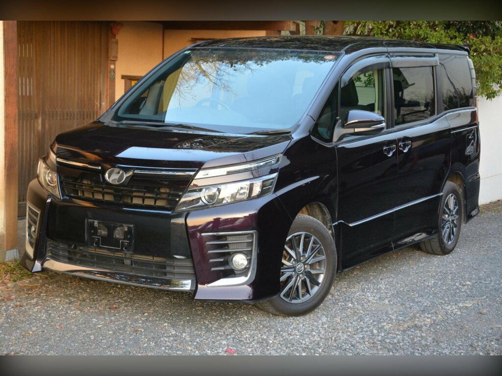 Toyota Voxy Eletricdoor7seathybridgreatcar Black #9