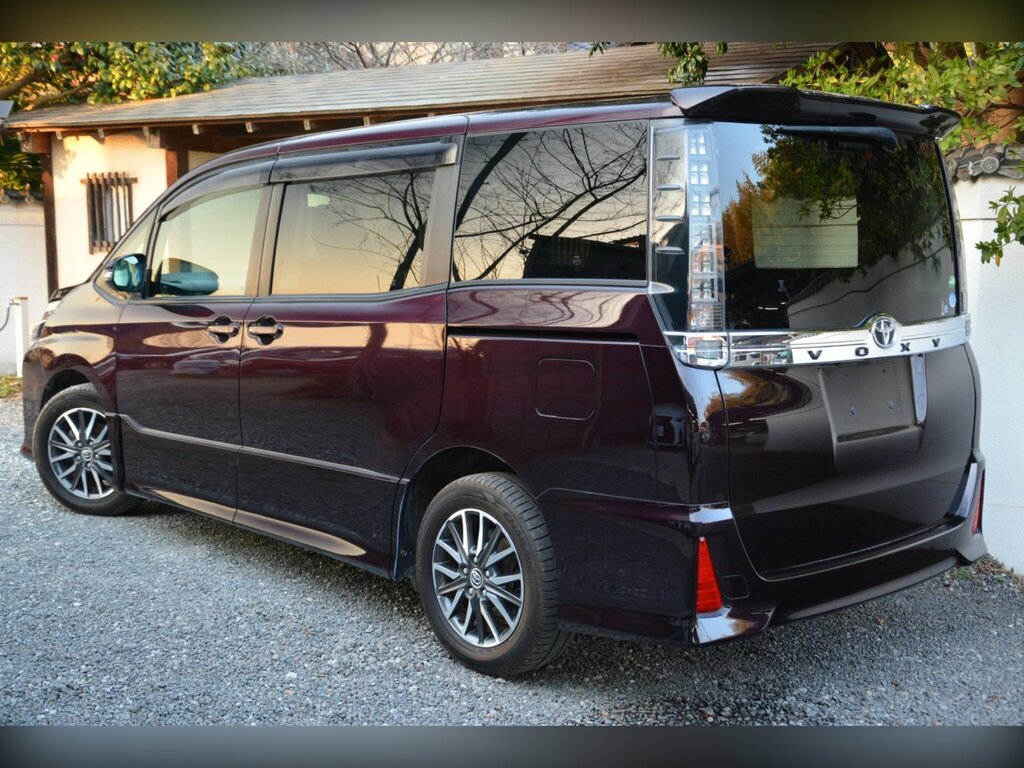 Toyota Voxy Eletricdoor7seathybridgreatcar Black #11