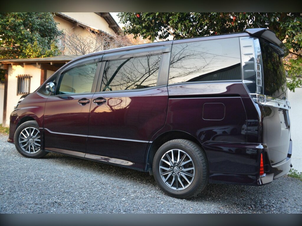 Toyota Voxy Eletricdoor7seathybridgreatcar Black #12