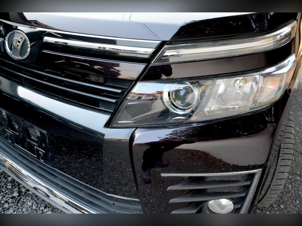 Toyota Voxy Eletricdoor7seathybridgreatcar Black #17