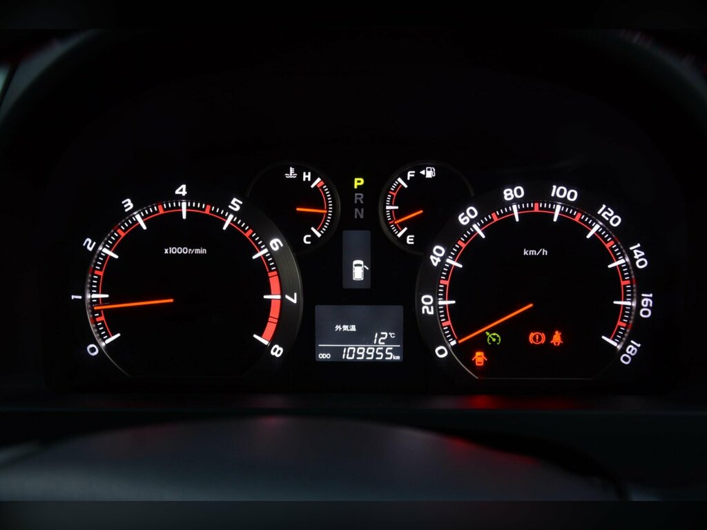 Toyota Vellfire 2.4 Hybrid White #44