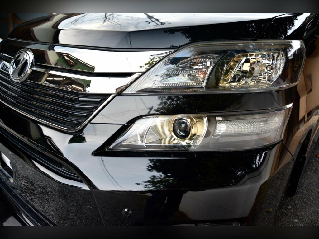 Toyota Vellfire 2.4 Hybrid White #23
