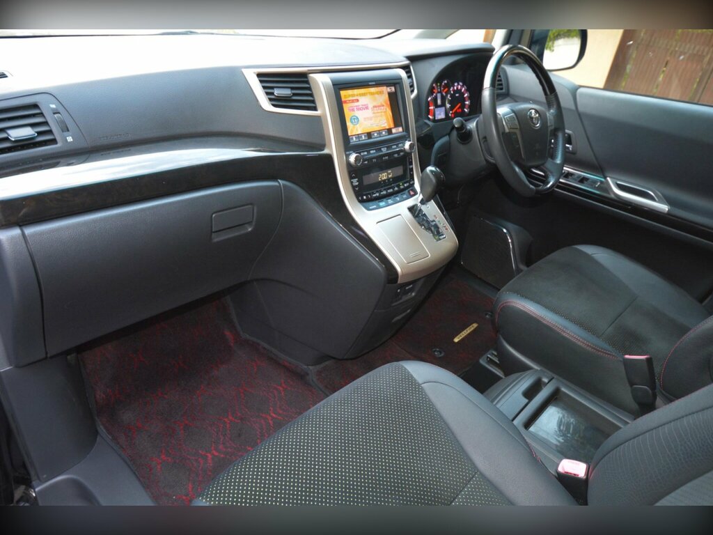 Toyota Vellfire 2.4 Hybrid White #30