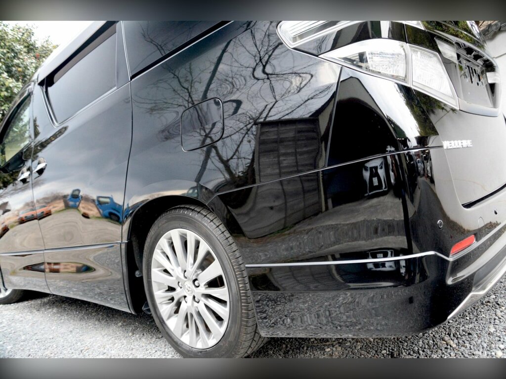 Toyota Vellfire 2.4 Hybrid White #18