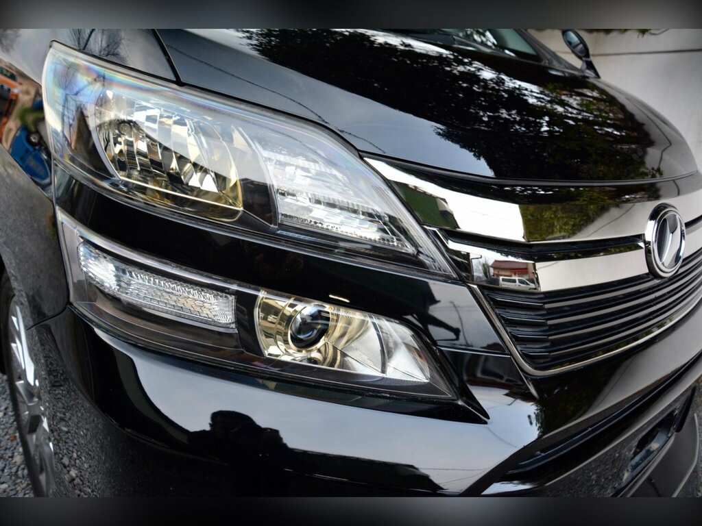 Toyota Vellfire 2.4 Hybrid White #21