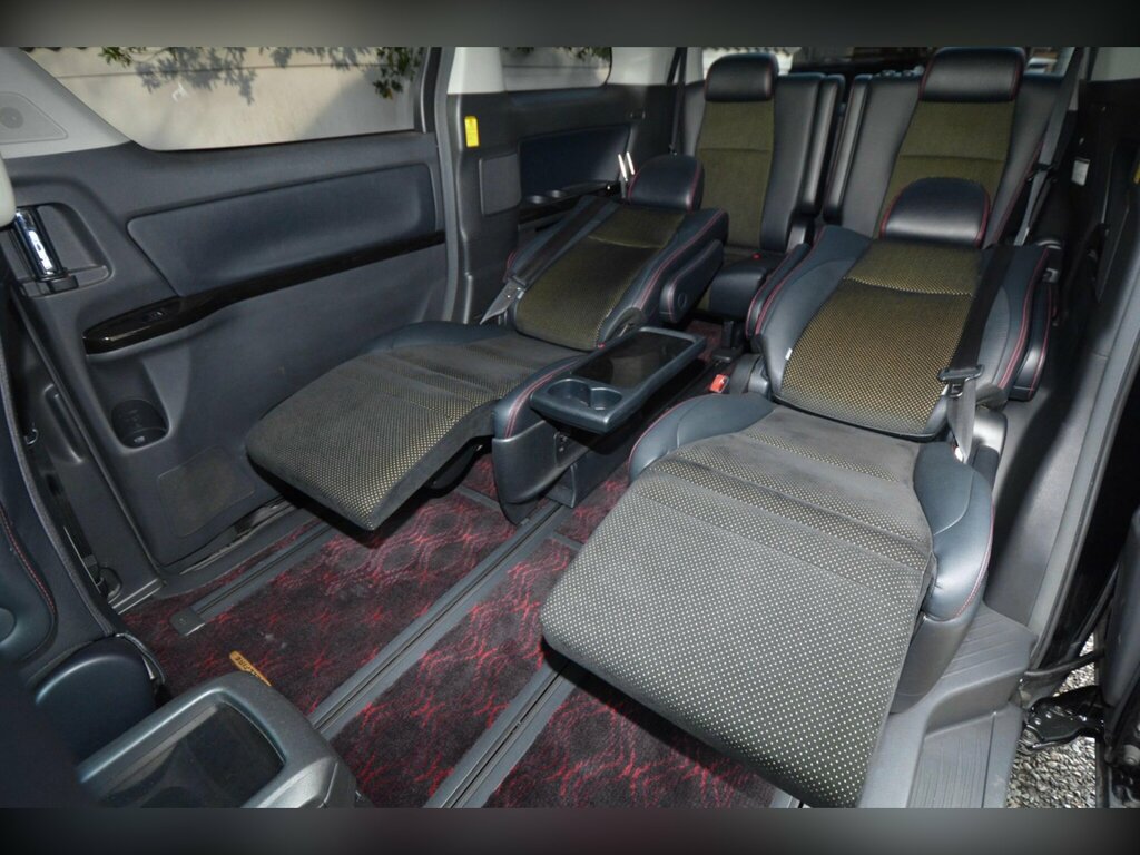 Toyota Vellfire 2.4 Hybrid White #35