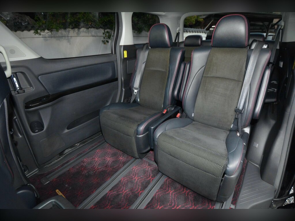 Toyota Vellfire 2.4 Hybrid White #34
