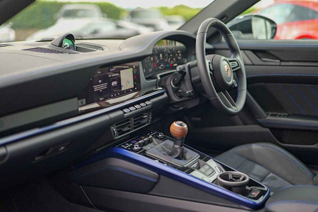 Porsche 911 Gts T-hybrid Pdk  #18