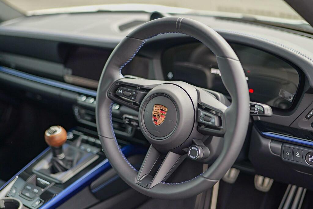 Porsche 911 Gts T-hybrid Pdk  #13
