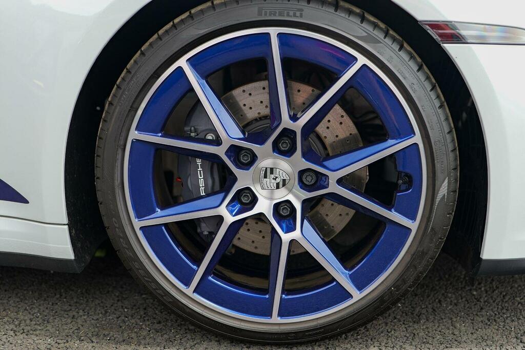 Porsche 911 Gts T-hybrid Pdk  #9