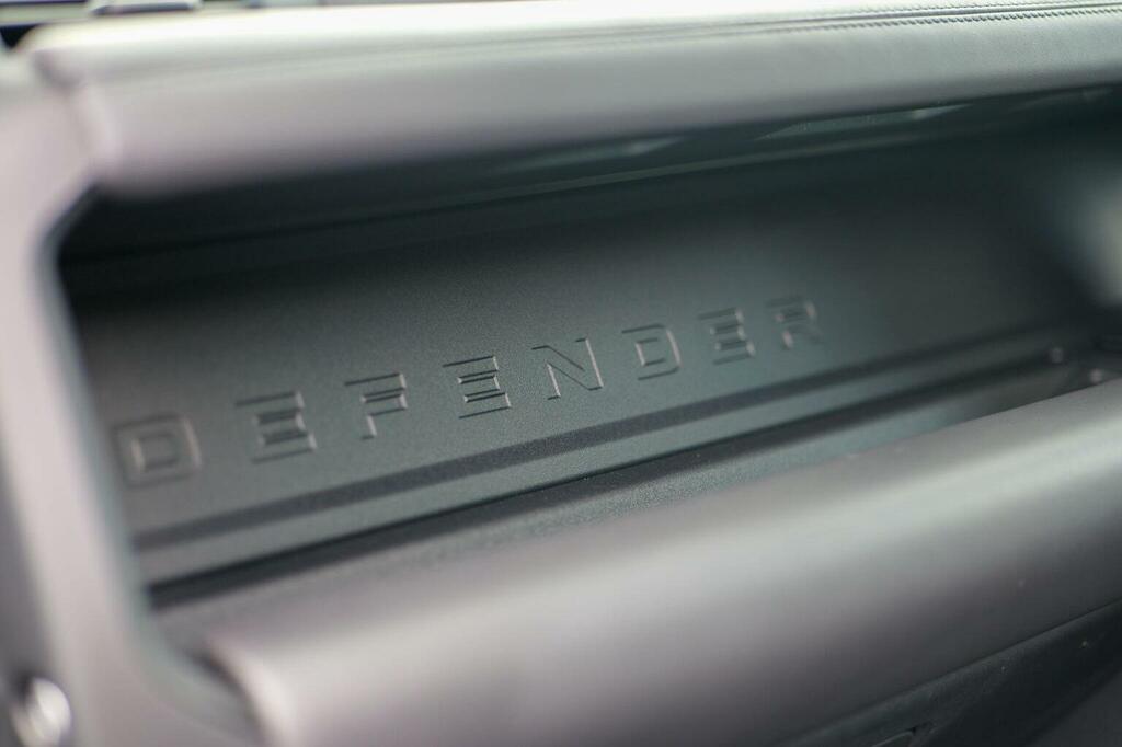 Land Rover Defender 90 D200 Mhev Black #22
