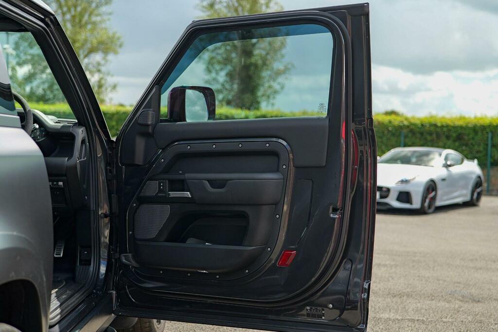 Land Rover Defender 90 D200 Mhev Black #29