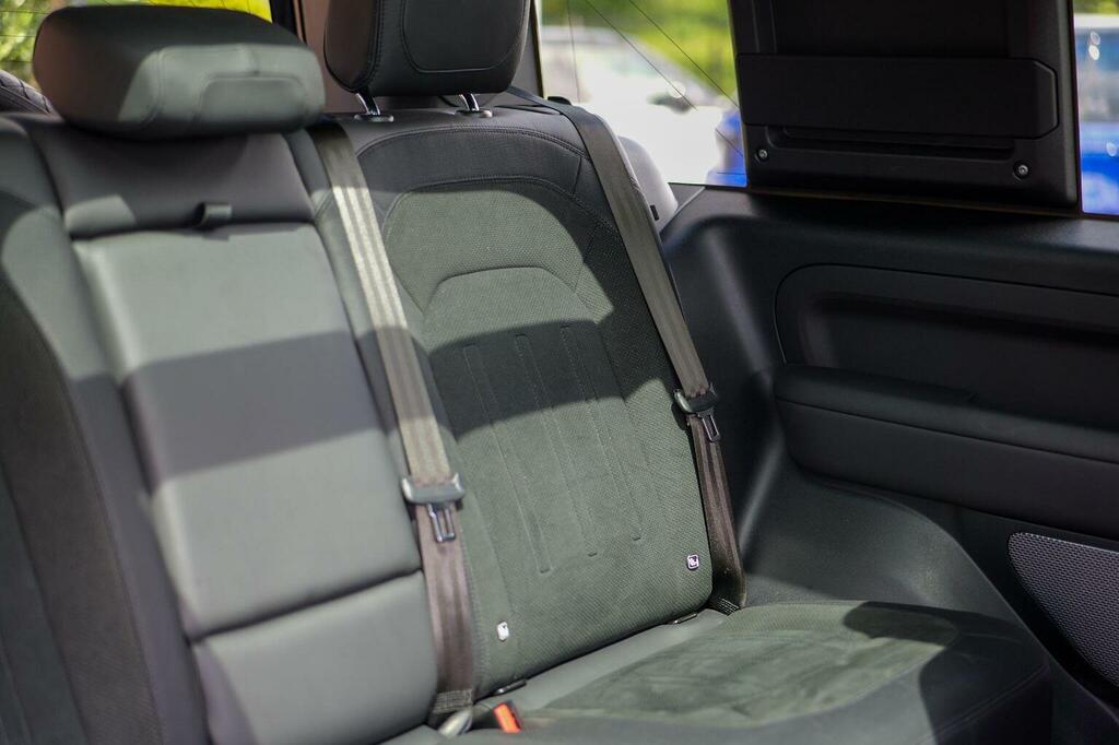 Land Rover Defender 90 D200 Mhev Black #28