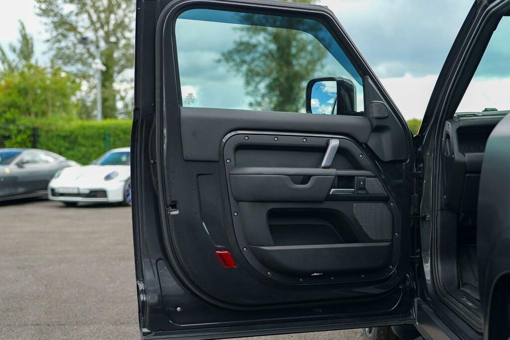 Land Rover Defender 90 D200 Mhev Black #30