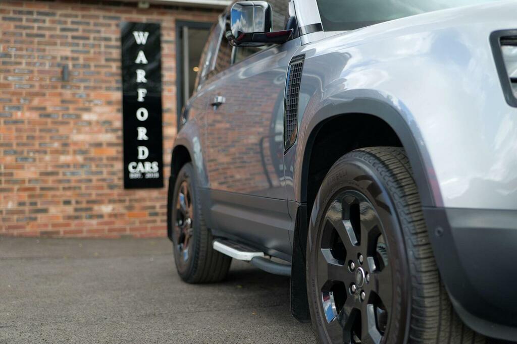 Land Rover Defender 90 S Black #9
