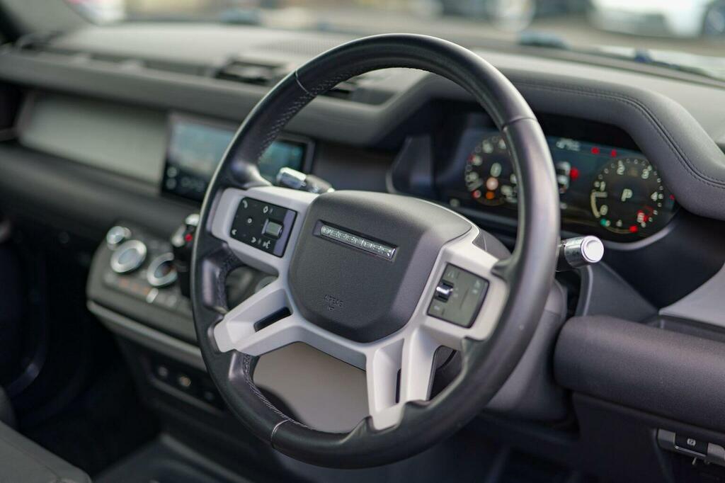 Land Rover Defender 90 S Black #14