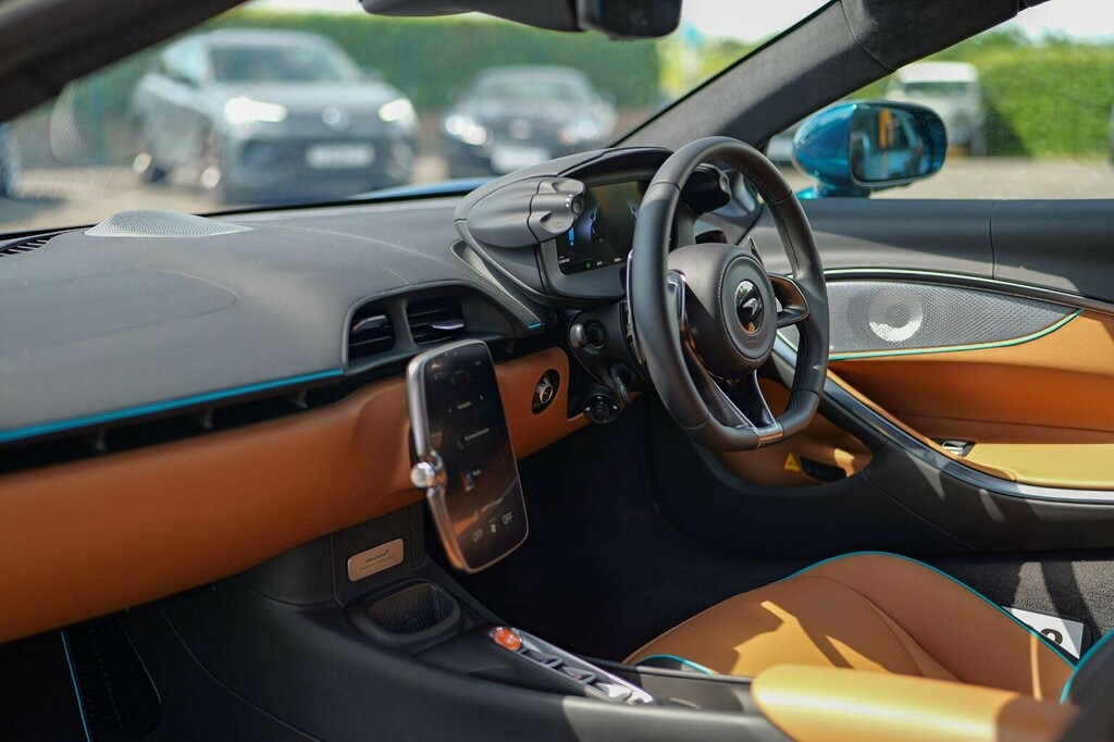 McLaren Artura Spider  #22