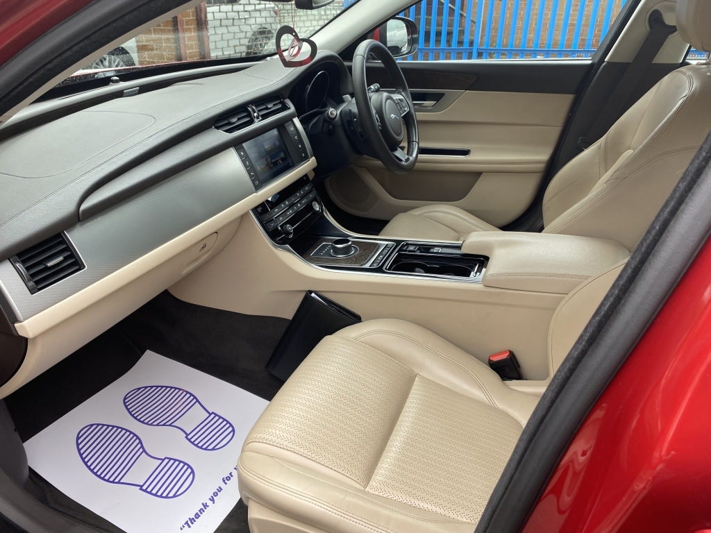 Jaguar XF 2.0 Prestige LG66SXY Red #6