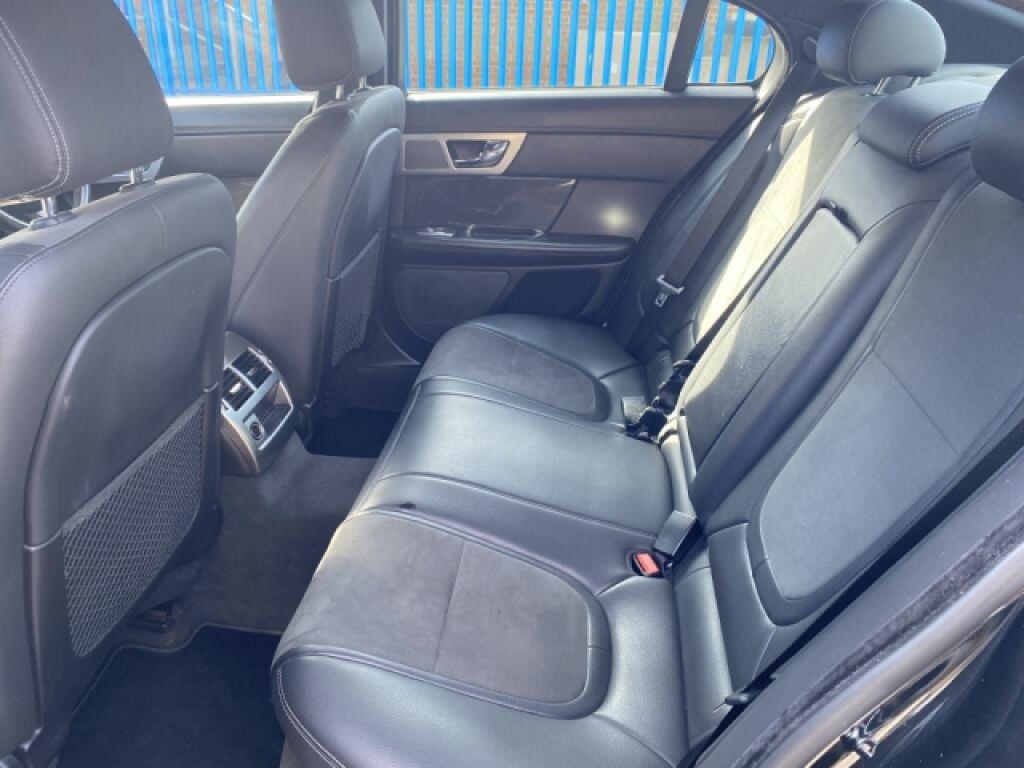 Jaguar XF D Luxury Silver #10