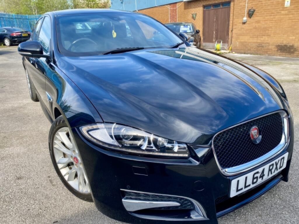 Jaguar XF Saloon 2.2 D R-sport Black #2