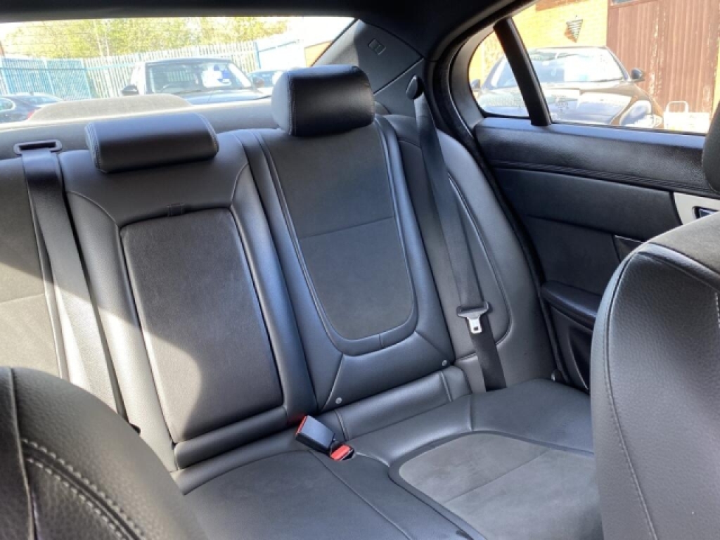 Jaguar XF D Luxury Silver #17