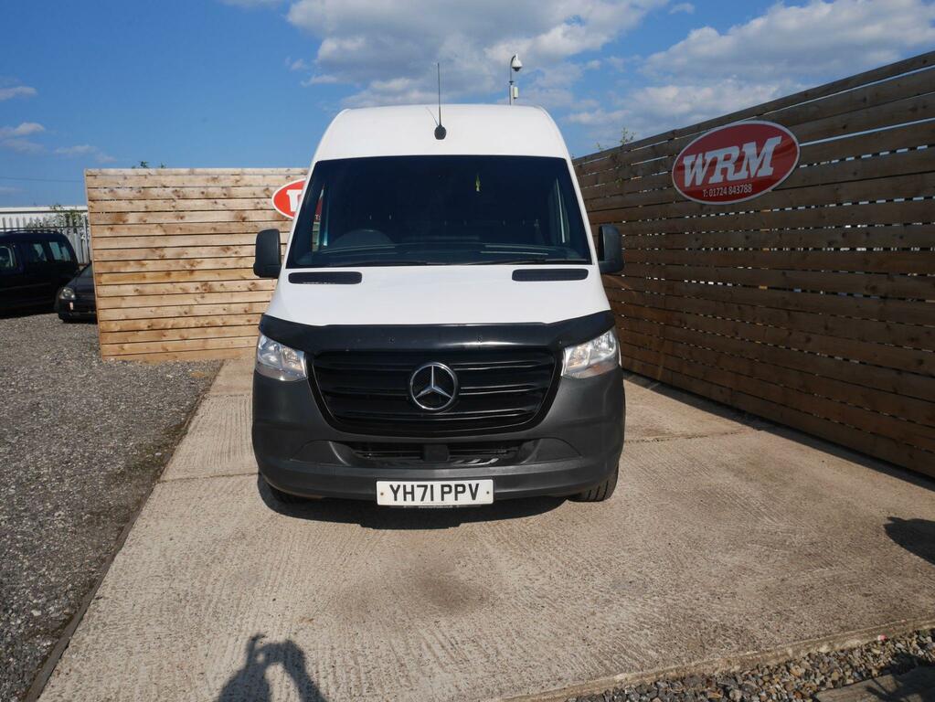 Mercedes-Benz Sprinter 2 Berth YH71PPV White #3