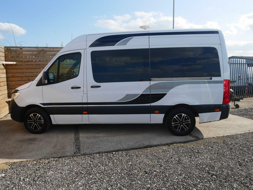 Mercedes-Benz Sprinter 2 Berth YH71PPV White #4