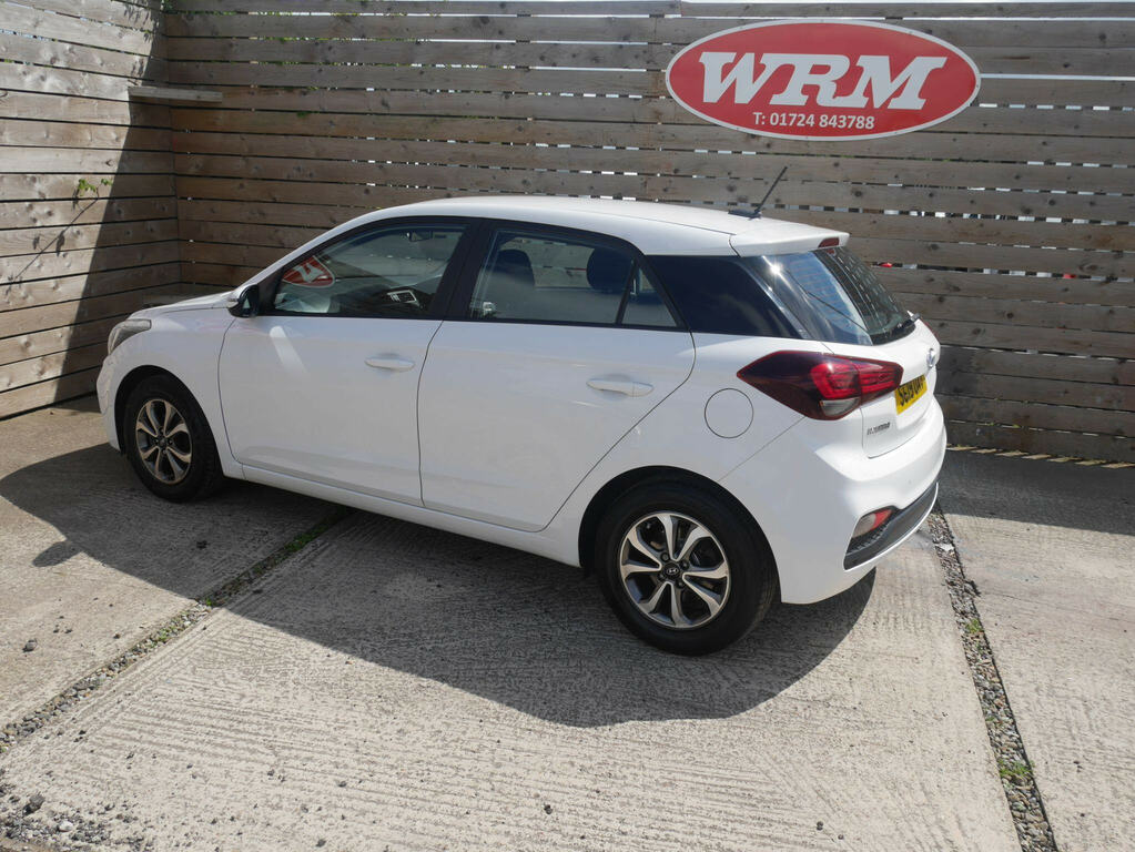 Hyundai I20 1.2 Se Launch Edition Hatchback SC19UAV White #6