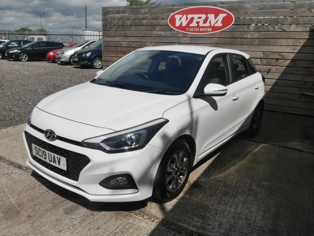 Hyundai I20 1.2 Se Launch Edition Hatchback SC19UAV White #4