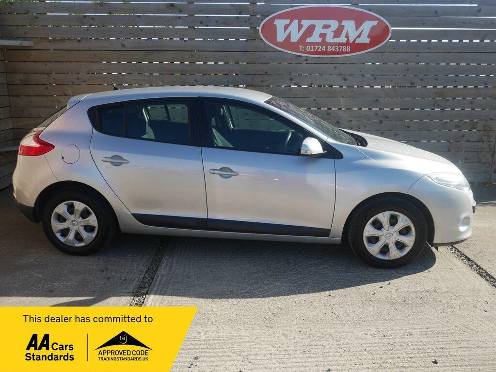 Renault Megane 1.6 16V Expression Hatchback Eur Silver