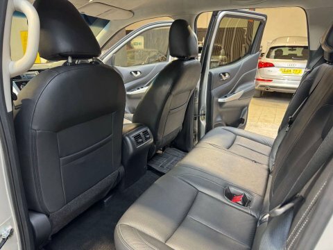 Nissan Navara 2.3 Dci Tekna 4X4 Shr Dcb 190 Bhp Silver #69