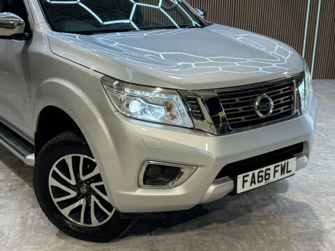 Nissan Navara 2.3 Dci Tekna 4X4 Shr Dcb 190 Bhp Silver #8