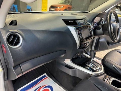 Nissan Navara 2.3 Dci Tekna 4X4 Shr Dcb 190 Bhp Silver #73