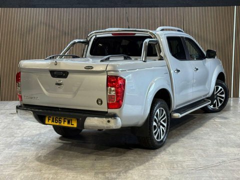 Nissan Navara 2.3 Navara Tekna Silver #2