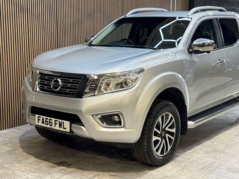 Nissan Navara 2.3 Dci Tekna 4X4 Shr Dcb 190 Bhp Silver #32