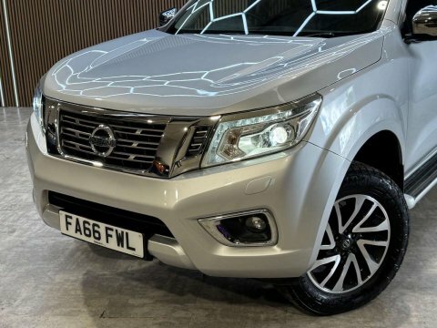 Nissan Navara 2.3 Dci Tekna 4X4 Shr Dcb 190 Bhp Silver #37