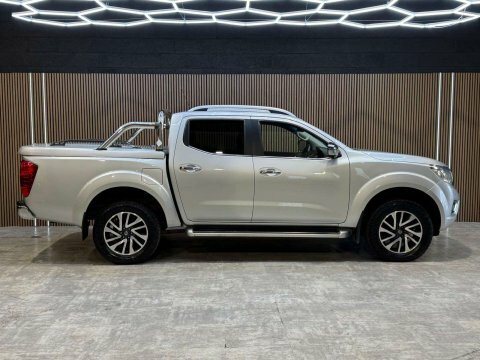 Nissan Navara 2.3 Dci Tekna 4X4 Shr Dcb 190 Bhp Silver #17