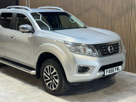 Nissan Navara 2.3 Dci Tekna 4X4 Shr Dcb 190 Bhp Silver #18